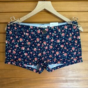 SO Low Rise Floral “Shortie” Shorts | Size 5 | Navy Print | NWT